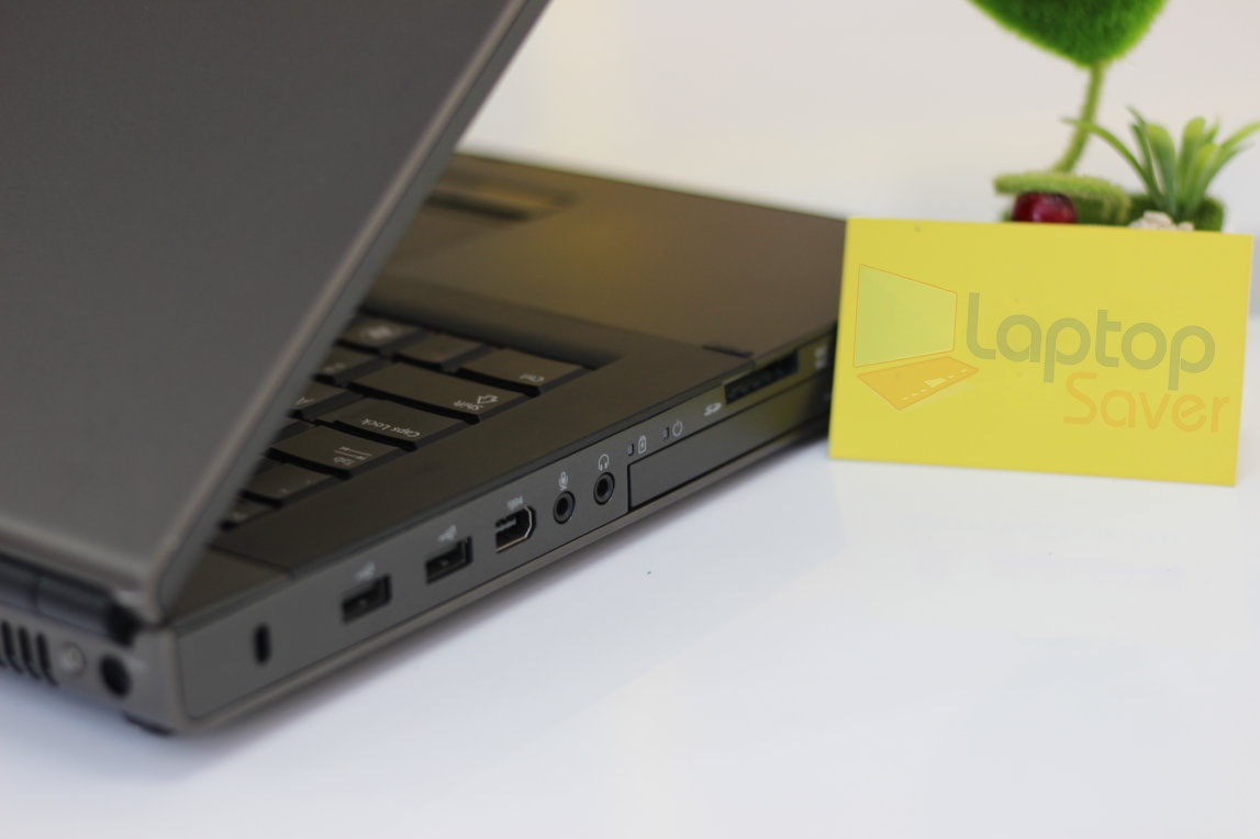 Máy tính xách tay Dell Precision M6800