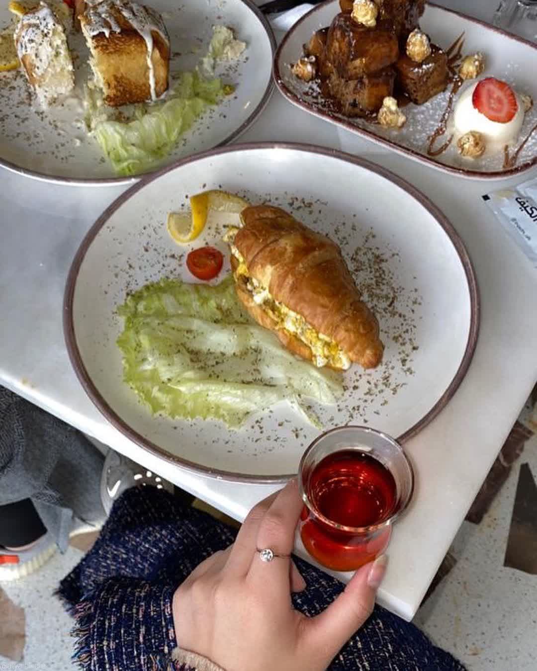 كوفي نيلوفر كوفي نيلوفر