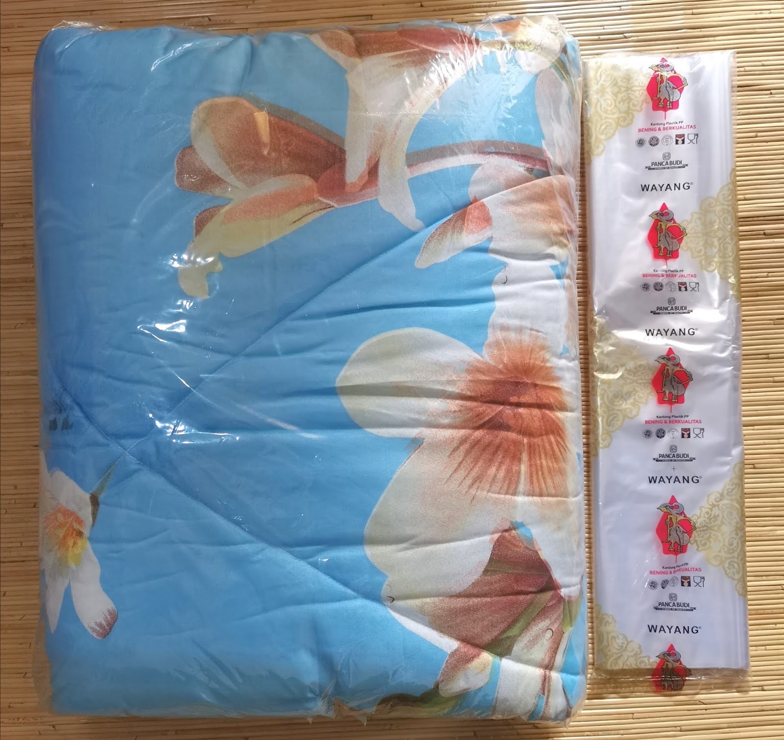 Menyimpan Pakaian dengan Plastik Berkualitas Agar Terhindar dari Debu