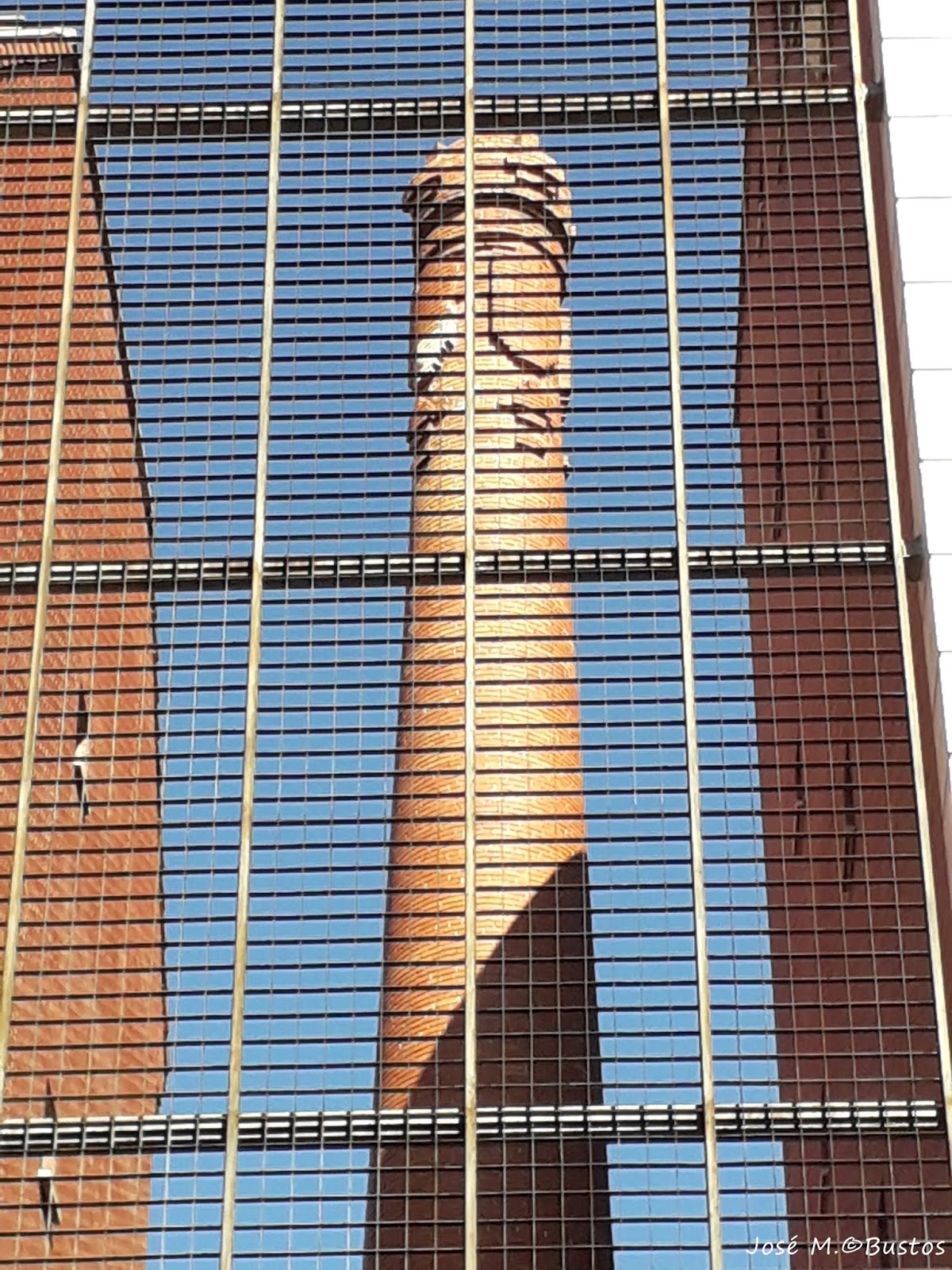 Miradas de Madrid_MdM: CHIMENEAS INDUSTRIALES DE LADRILLO EN LA VILLA