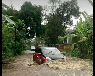 Banjir Musiman Hantam Jalan Aspal 4 Desa Di Kecamatan Pujer.