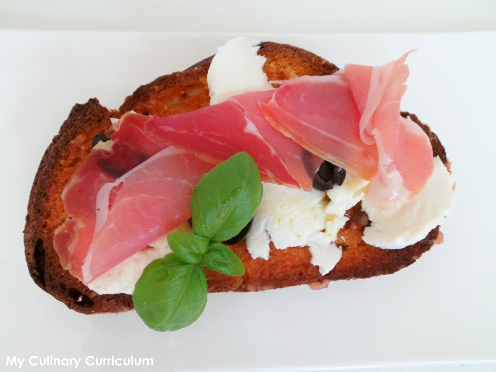 My Culinary Curriculum Tapas pain grillé à l'ail et à la tomate et jambon espagnol (Tapas