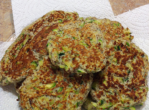 eat healthy and clean, train hard and mean: Low-Carb Zucchini Fritters