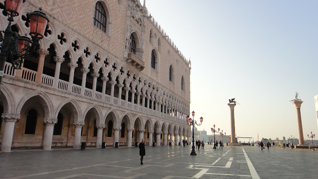 12 tipů, co vidět na benátském náměstí Svatého Marka (II), Palazzo Ducale, Dóžecí palác, Piazzetta San Marco, náměstí Svatého Marka, Piazza San Marco, Svatý Teodor, benátský lev