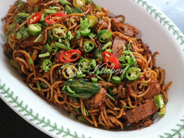 Mee Goreng Mamak Dari Azie Kitchen