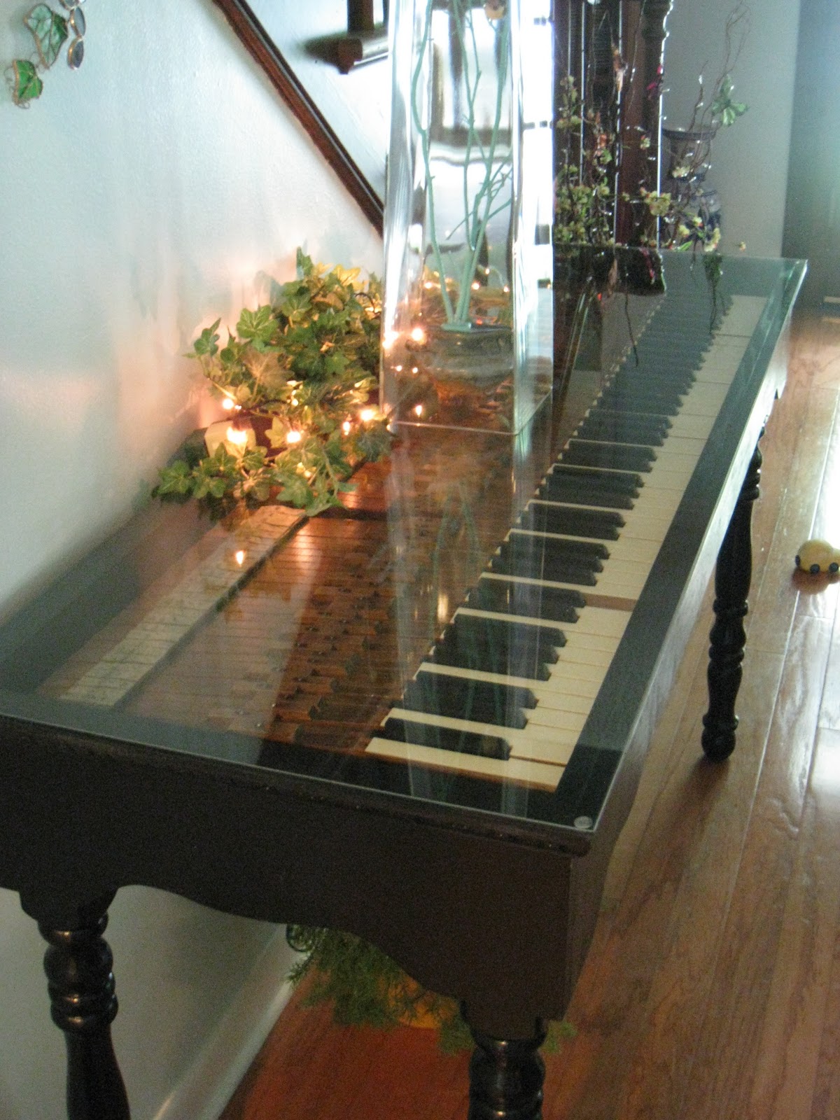 Repurposed For Life: Piano keyboard made into a table
