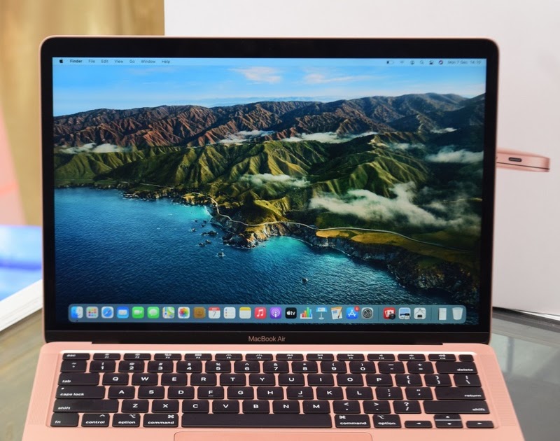 Jual Macbook Air 2020 ( 13 Inchi ) Fullset Banyuwangi