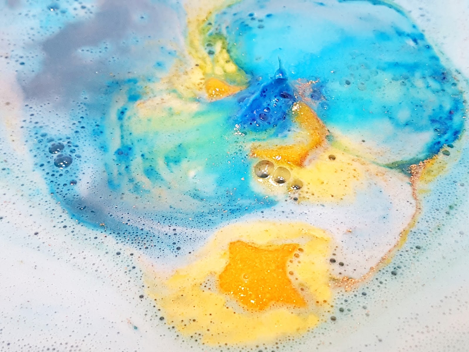 Review │ Shoot For The Stars Bath Bomb By Lush The Life Of A Glasgow Girl