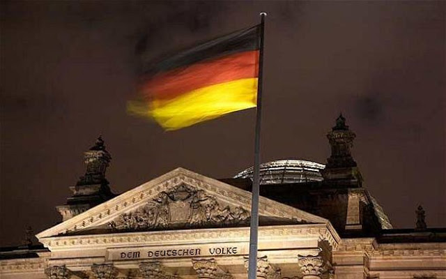 Bloomberg View: Καλύτερα να φύγει η Γερμανία από το ευρώ και όχι η Ελλάδα