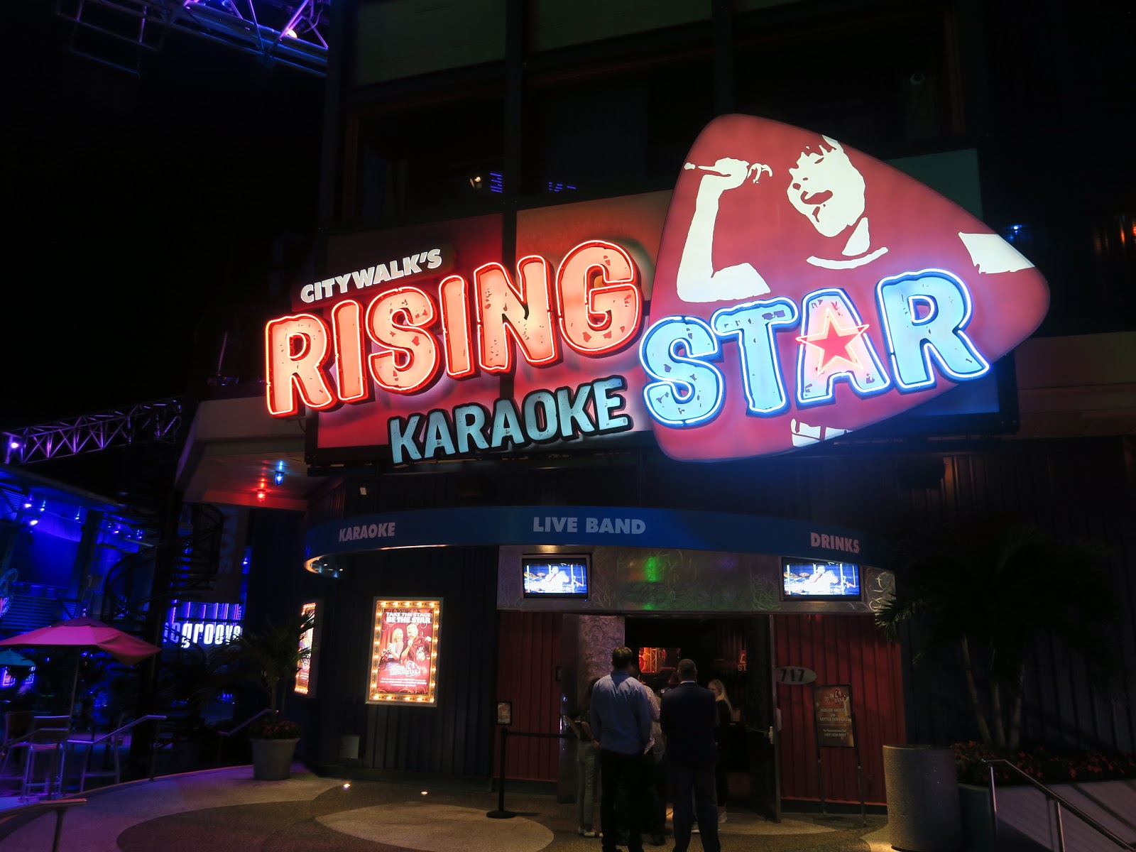 Five Reasons to Visit Universal Citywalk Lynn and Aimee