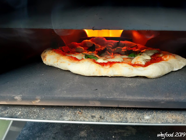 Ab Wann Pizza Nicht Bezahlen WesFood: Pizza Margherita aus dem Steinofen