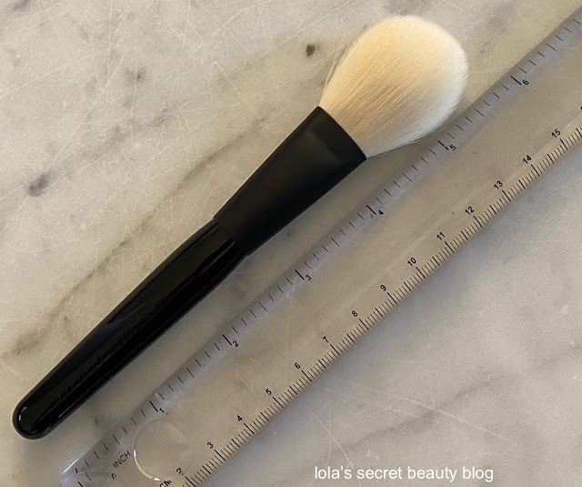 lola's secret beauty blog Westman Atelier Powder Brush Review