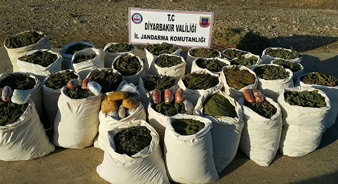Diyarbakır Lice’de 744 kilo esrar ele geçirildi Diyarbakır Lice’de 744 kilo esrar ele geçirildi