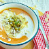 Sopa Cremosa de Batata-Doce com Ervilhas e Amêndoas (vegana)