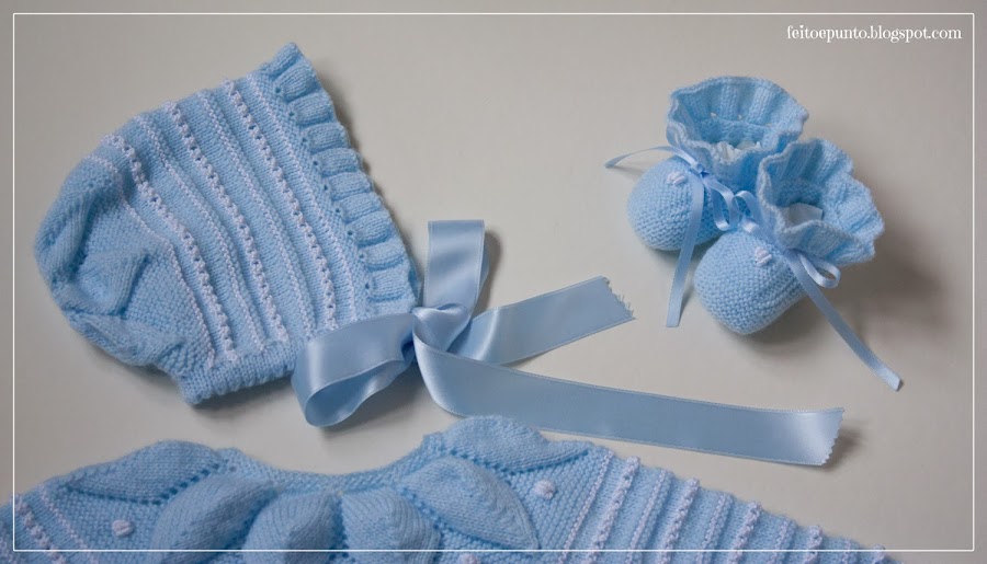 Capota y patucos muy dulces