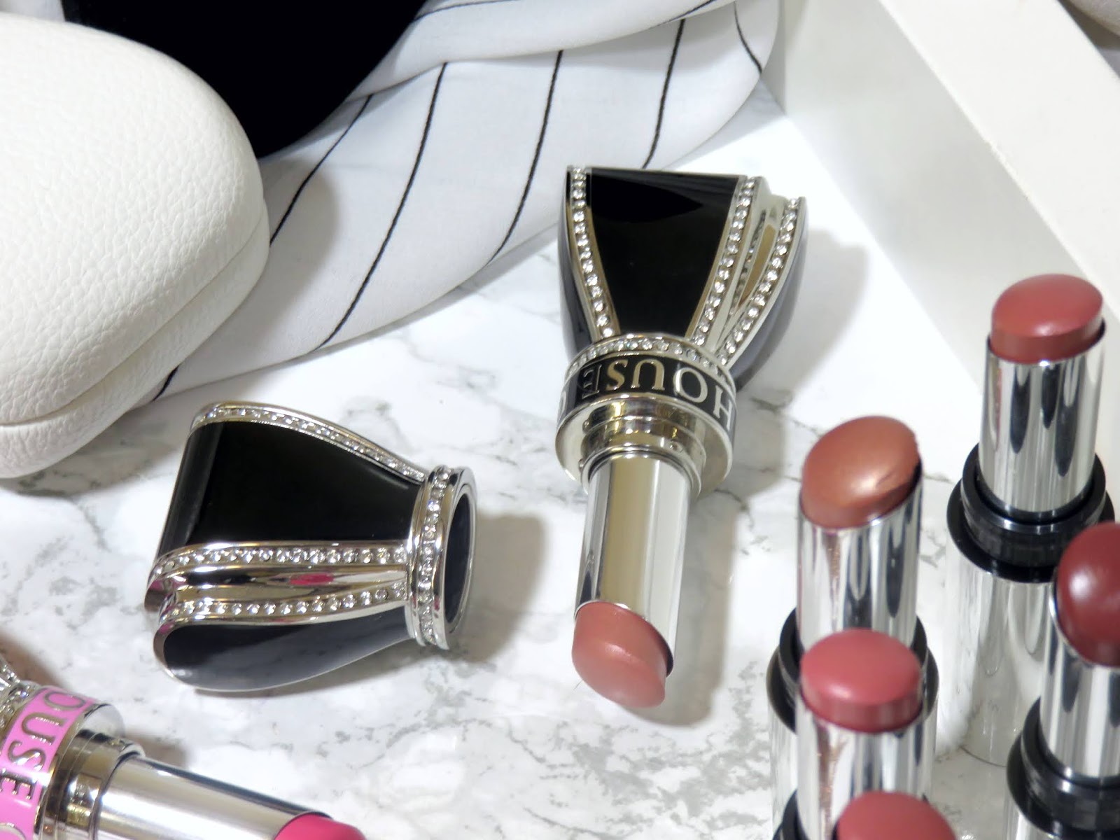  Review House of Sillage Bow Lipstick Case & Diamond Powder Satin