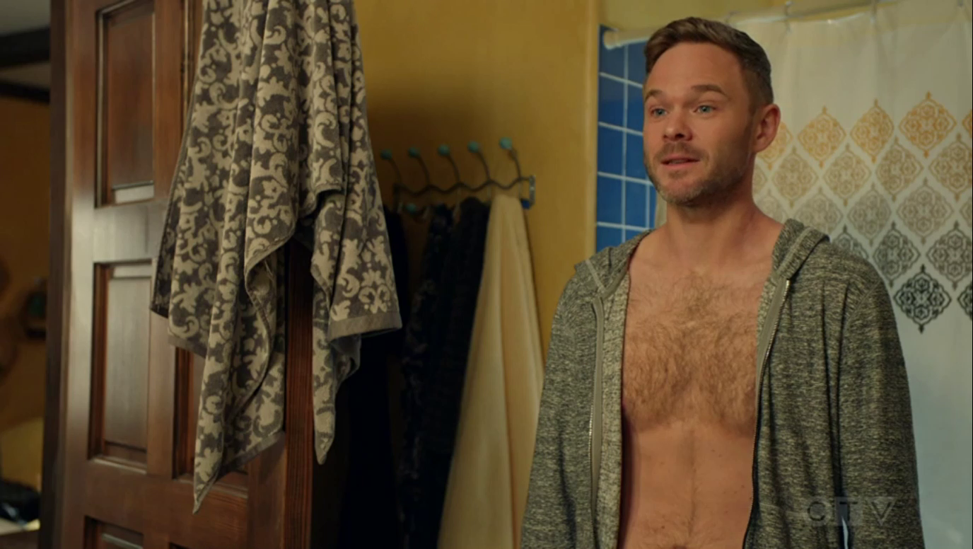 Alexis_Superfan's Shirtless Male Celebs Shawn Ashmore shirtless/open