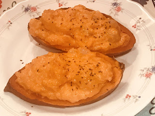 Batatas Asadas Rellenas De Gambas Al Ajillo Y Mayonesa
