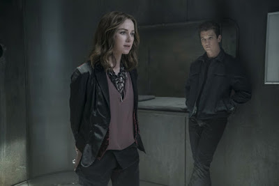 Naomi Watts and Miles Teller in The Divergent Series: Allegiant