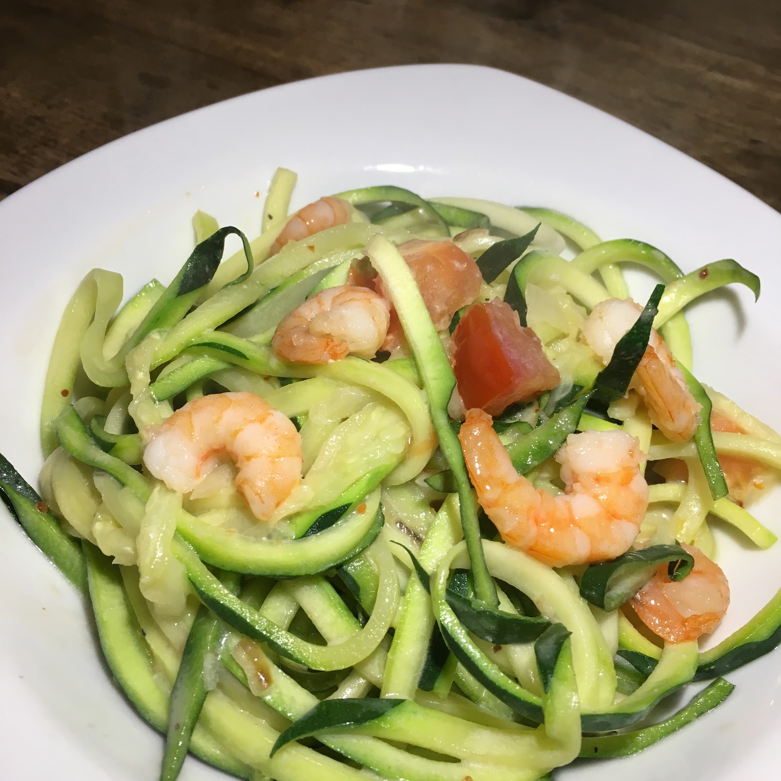 Ein Stück heile Welt : Zucchini-Spaghetti mit Chili-Garnelen