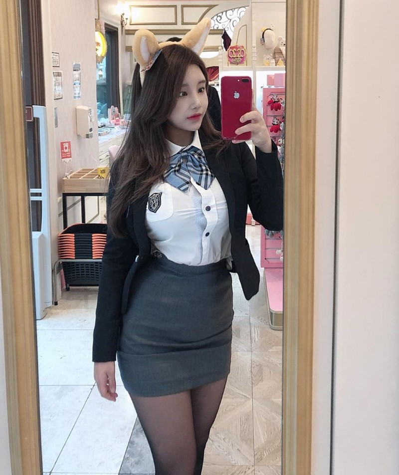 몸매 지리는 피팅모델 쮸리 - 디쁠