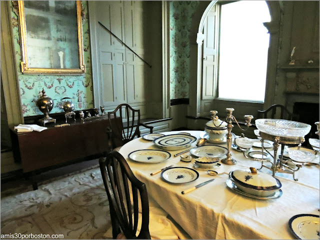 Mesa del Comedor de la Mansión de John Brown, Providence Mesa del Comedor de la Mansión de John Brown, Providence