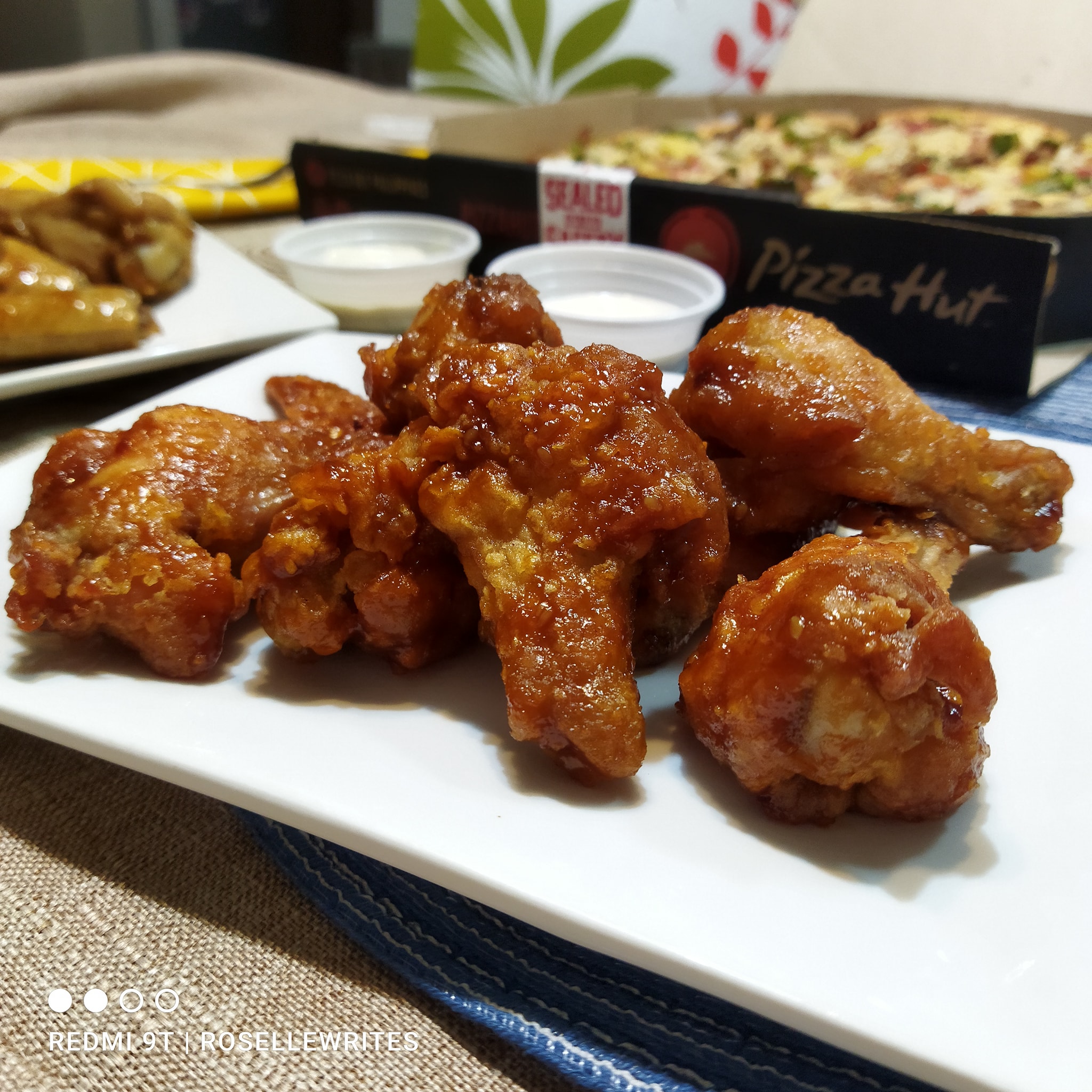 WingStreet by Pizza Hut brings new flavors and dips FORTHEWINgs