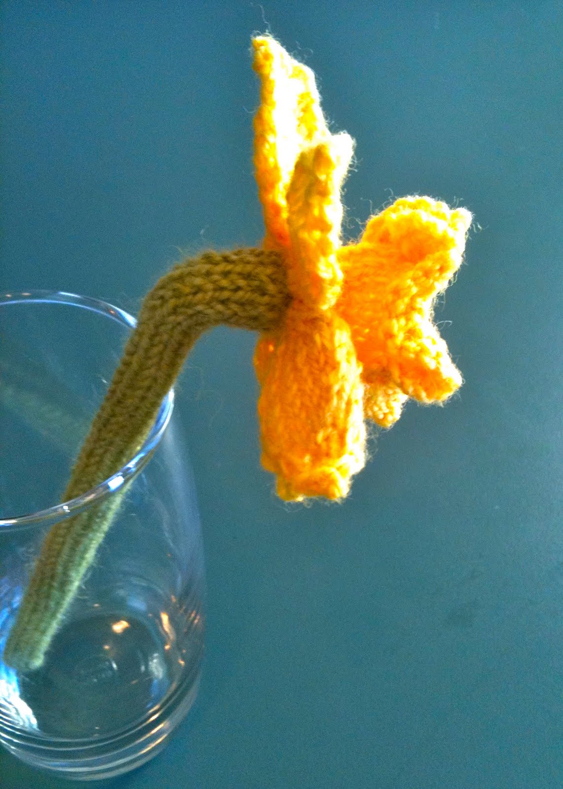 Eat, Knit, Love. . . Knit. . . a daffodil for the Cancer Society