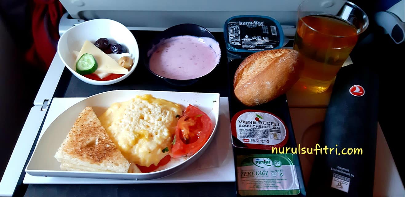 Turkish Airlines Manjakan Penumpang dengan Makanan Lezat dan Halal Nurul Sufitri Travel Lifestyle Blog