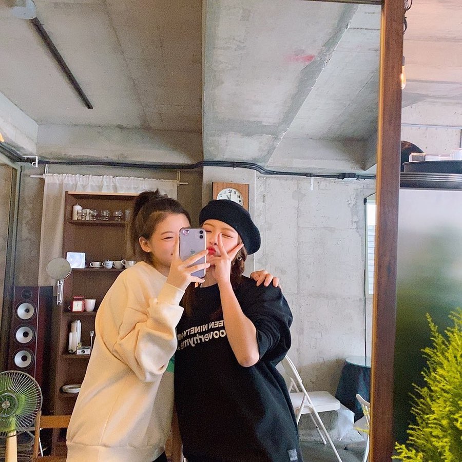All About GIRLS' K-POPMYSTIC STORY キムシユン、練習生仲間ムンスアの家族が経営するカフェを初訪問「スアちゃんと話もたくさんして本当に面白かったです」