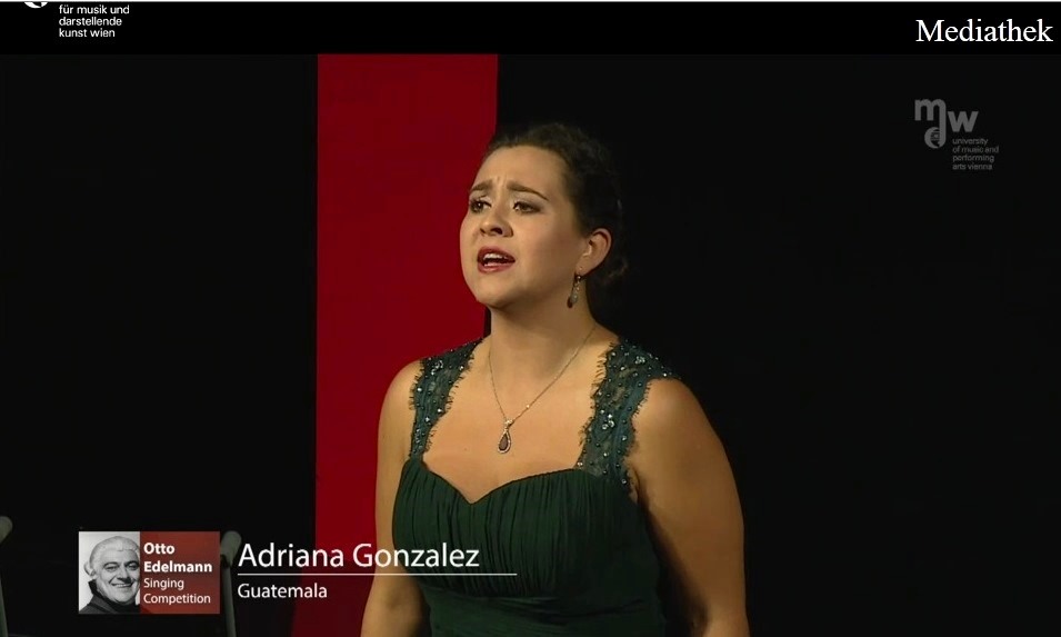 Adriana Gonzalez Premio a la excelencia vocal