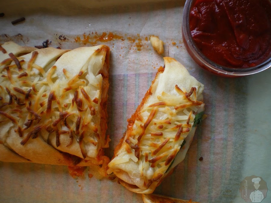 Stromboli fácil de pollo asado y mozzarella