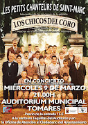 La "Escolanía de Tomares" en el escenario junto a "Los Chicos del Coro"