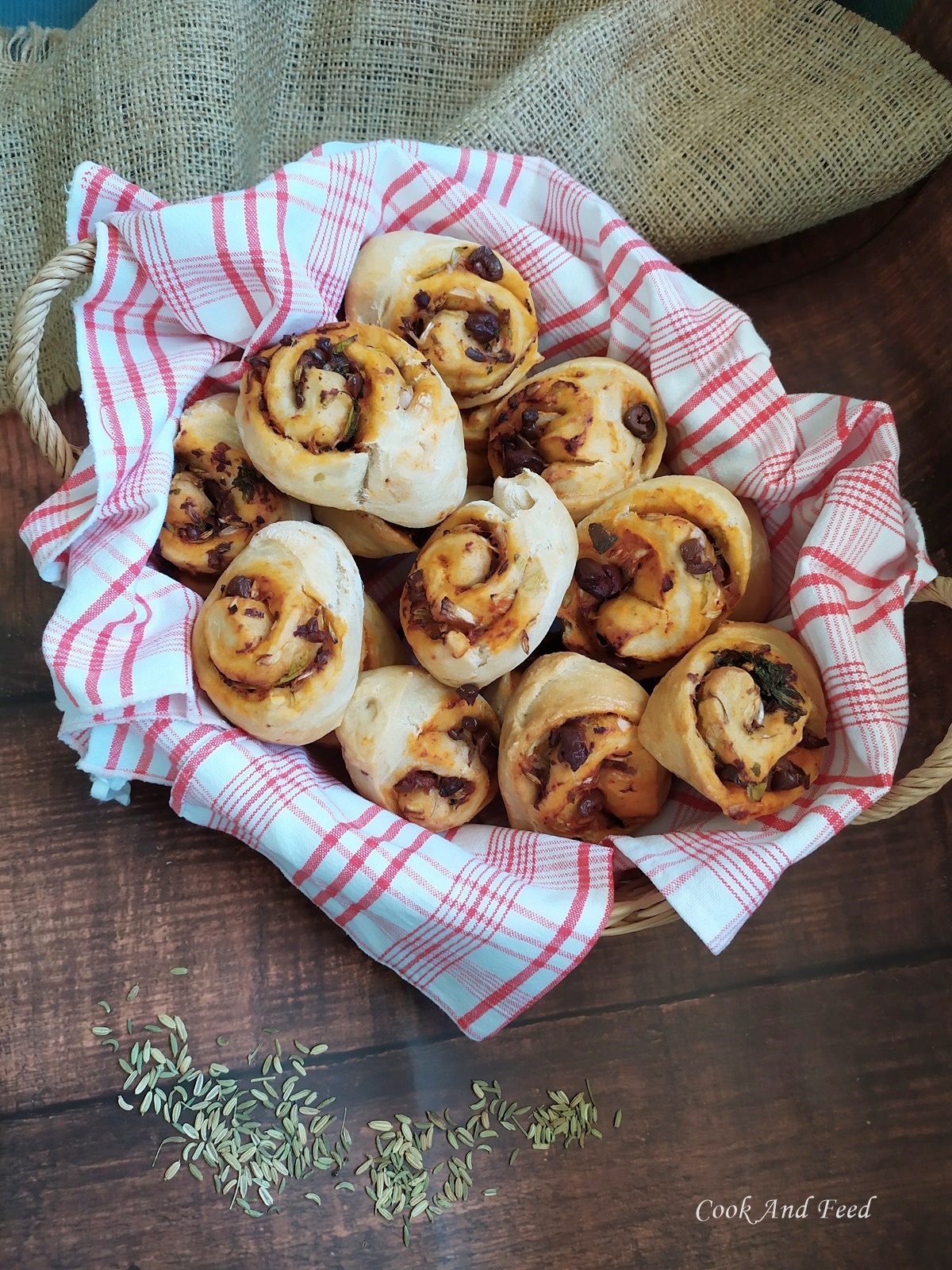 Ρολάκια Με Ελιές / Olive Rolls Cook And Feed