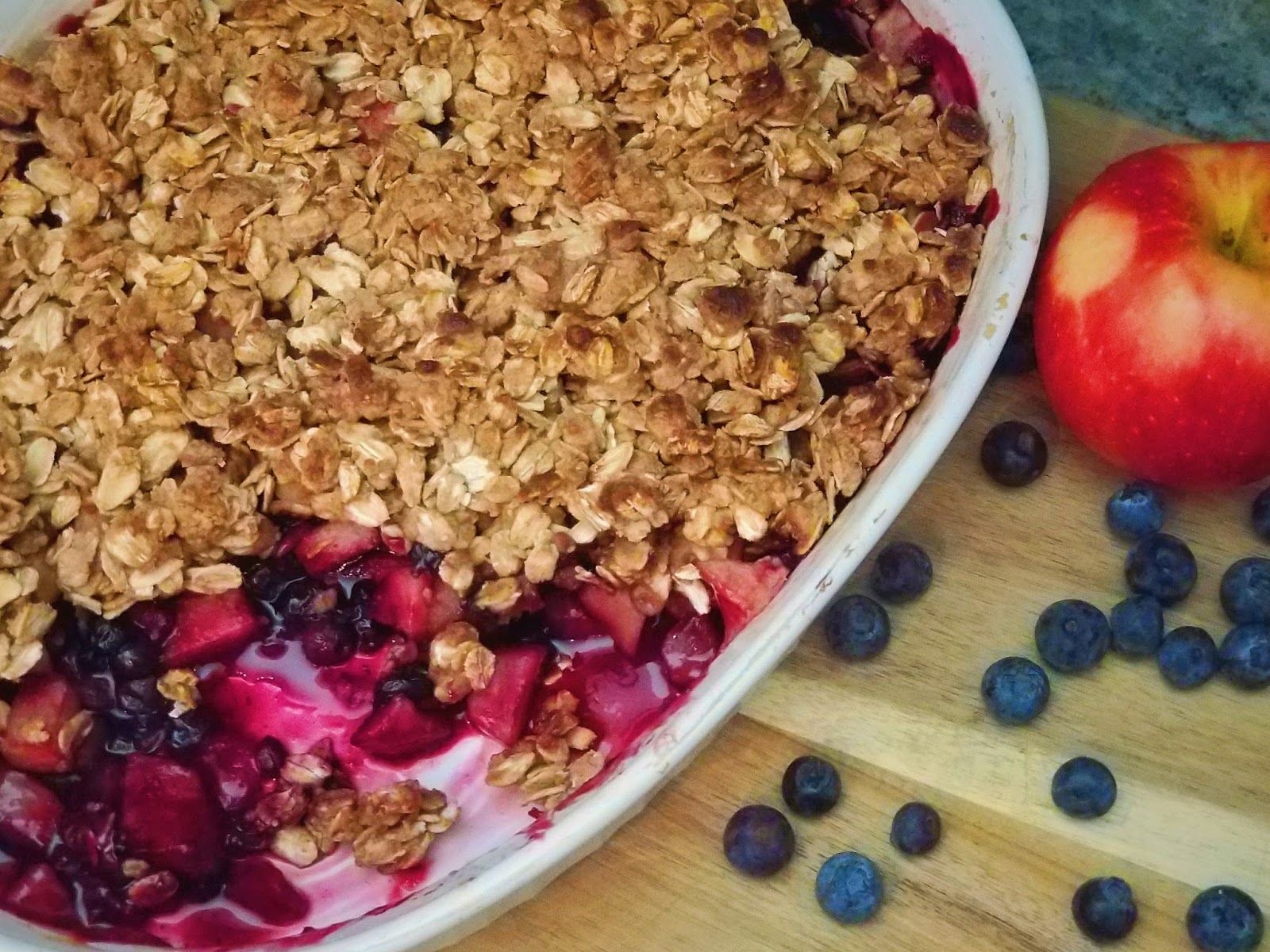 The Plant Eaters: APPLE BLUEBERRY CRUMBLE