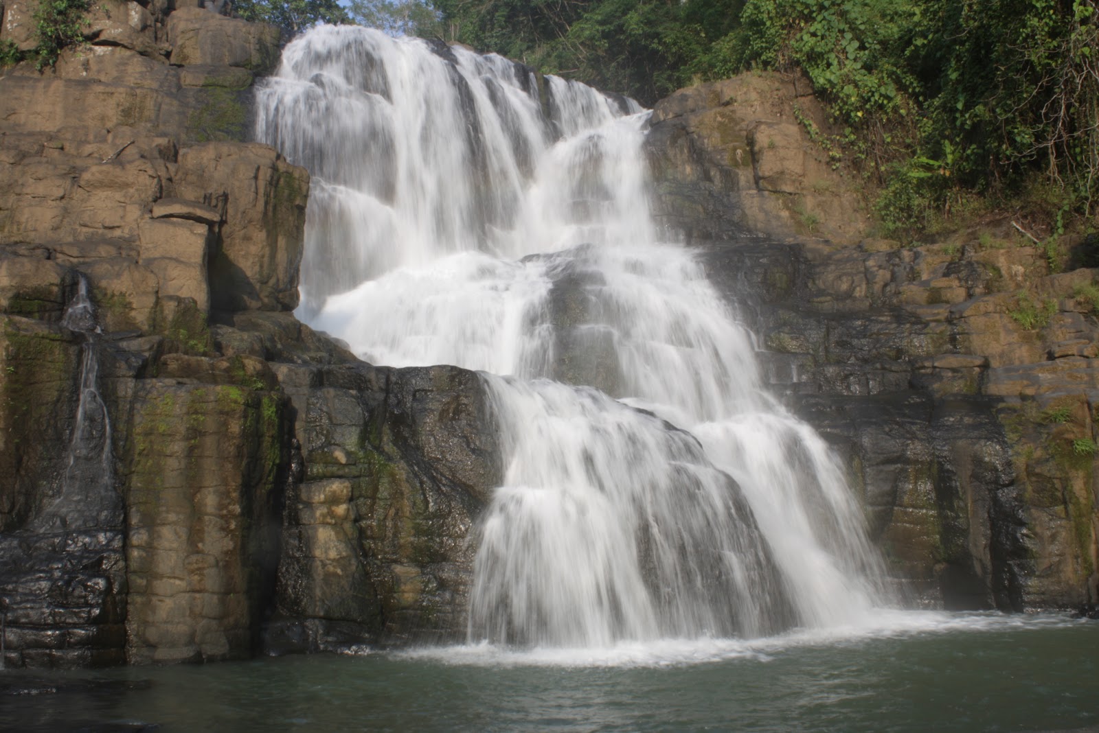 7 Tiang Langit: Air Terjun Parangloe, Pesona Yang Tersembunyi