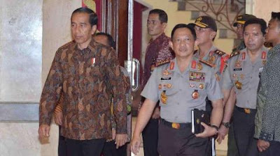 http://ligaemas.blogspot.com/2016/11/jokowi-minta-penghina-dirinya-diproses.html