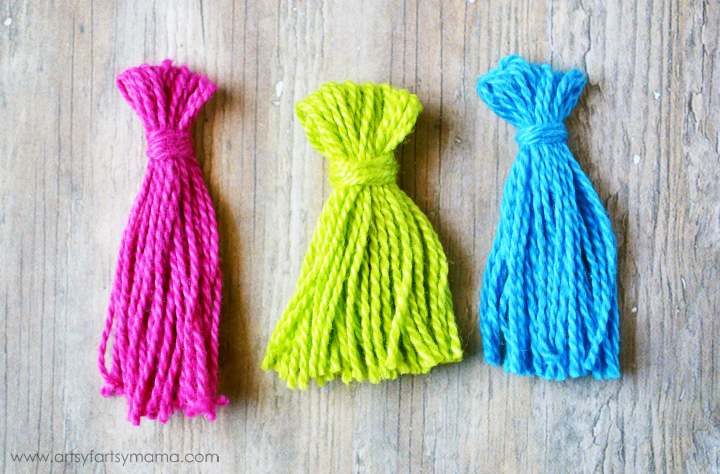 DIY Mini Tassel Tutorial at artsyfartsymama.com