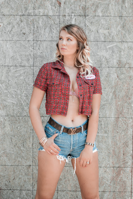How to wear a plaid crop top