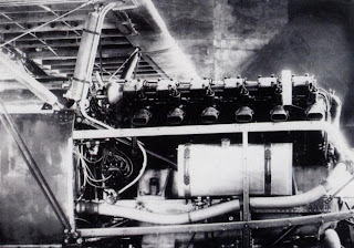 Раскапотированный двигатель М-17 и-3