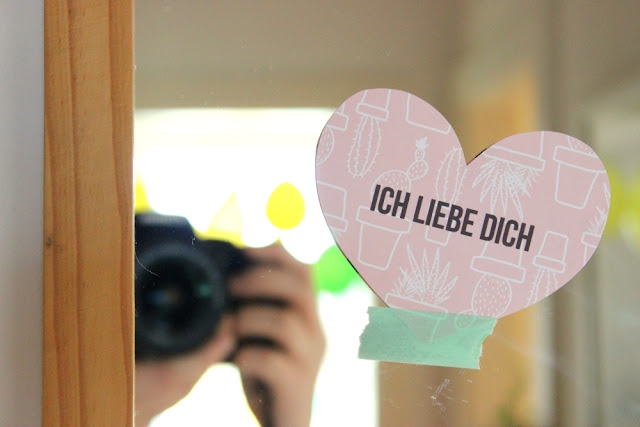 http://danipeuss.blogspot.com/2016/02/kleine-selbstgemachte-liebesbotschaften-zum-valentinstag-printable.html