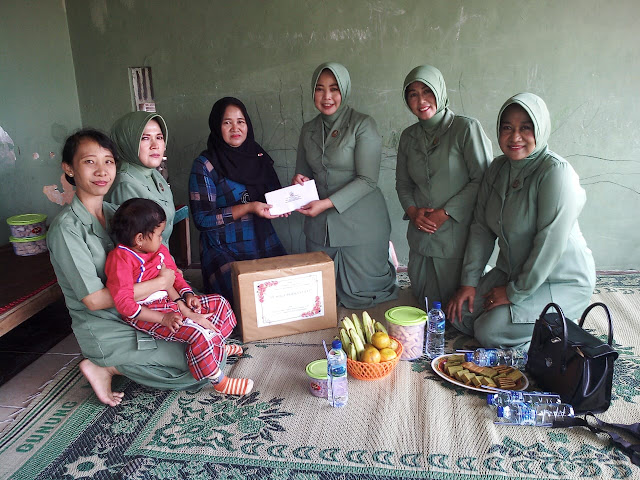 Anjangsana : Wujud Kepedulian Persit Kodim Sragen Terhadap Keluarga TNI Maupun PNS Anjangsana : Wujud Kepedulian Persit Kodim Sragen Terhadap Keluarga TNI Maupun PNS