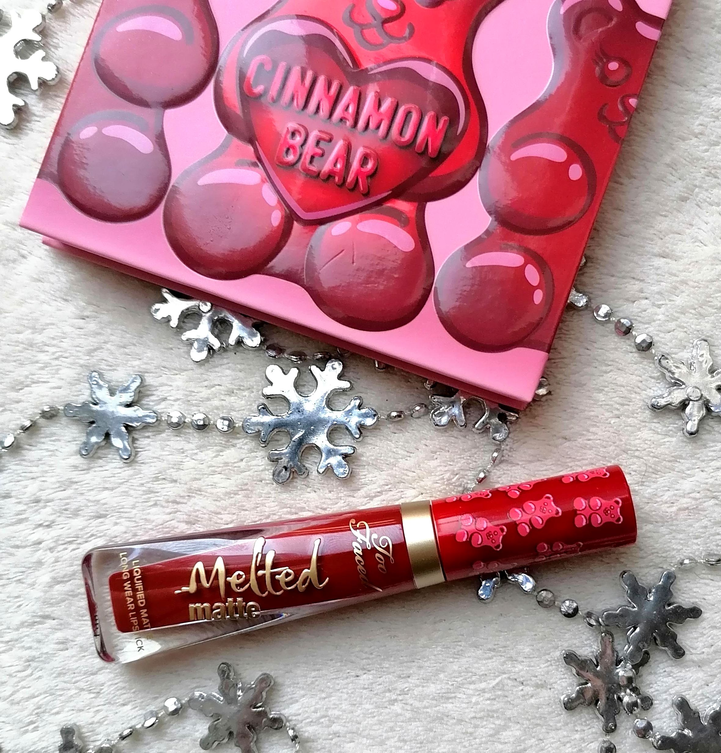Cinnamon Bear Make up set de TOO FACED je commence les swatch de la