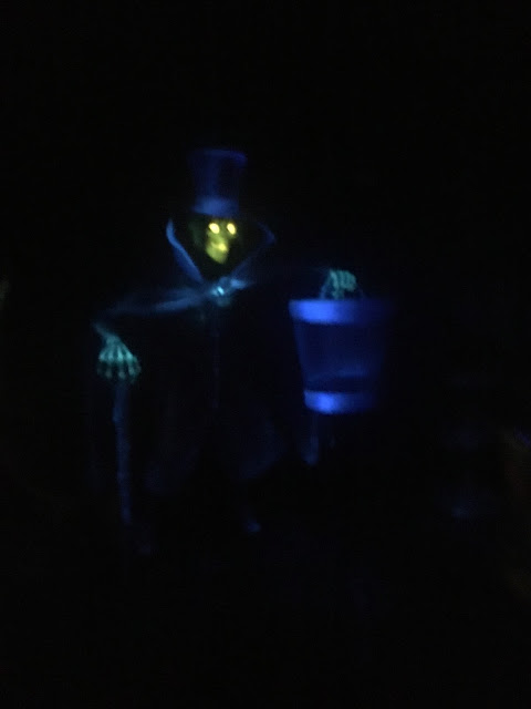 Hatbox Ghost Animatronic Haunted Mansion Disneyland