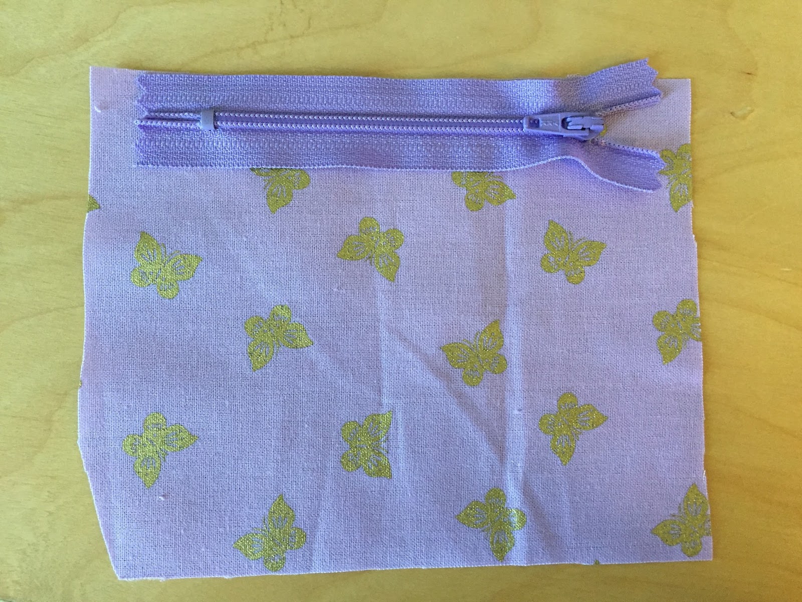 Skein and Hook Tutorial How to Add a Zipper to a Crochet Pouch