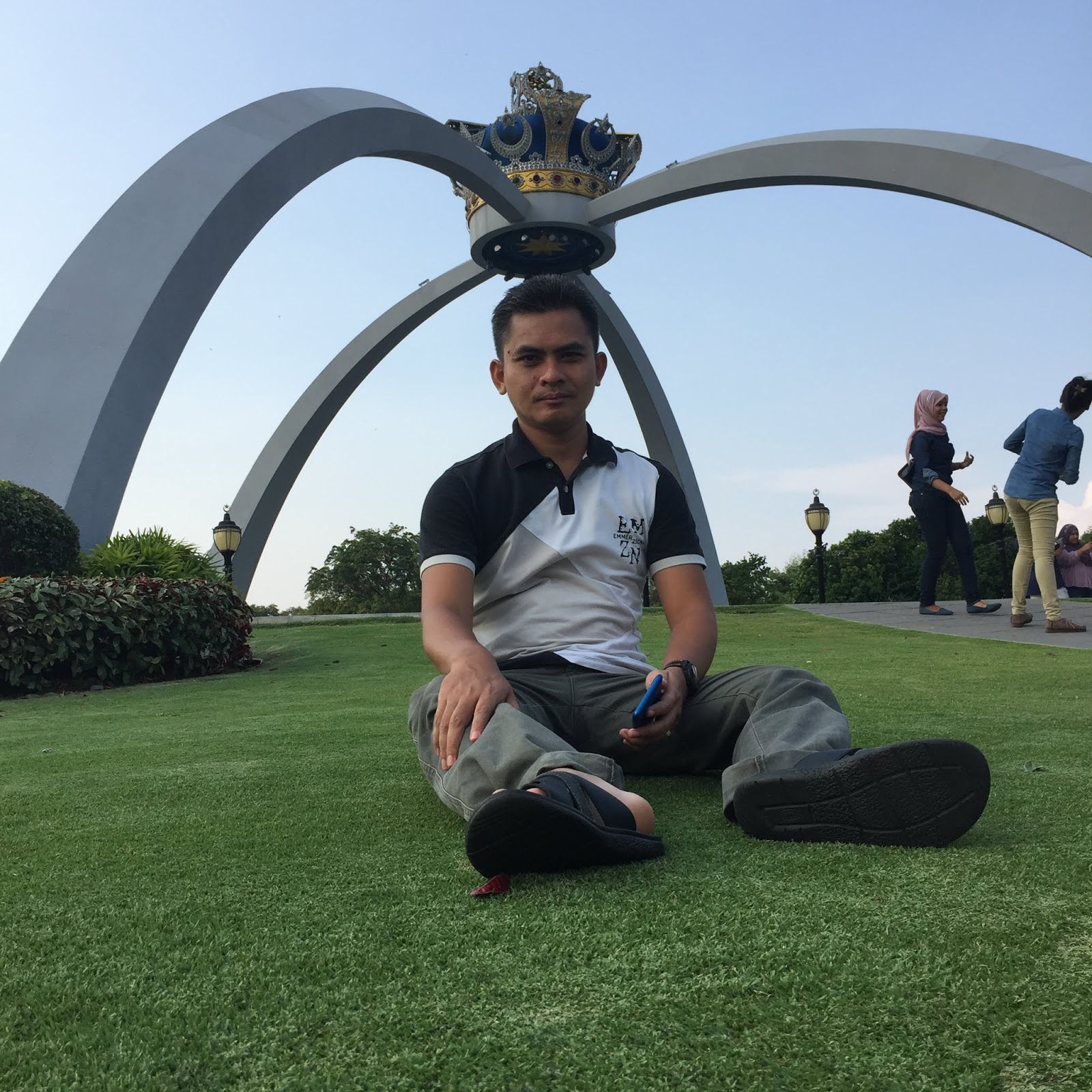 Istana Flintstone Sultan Johor - GAYA HIDUP SIHAT: SULTAN JOHOR KURNIA