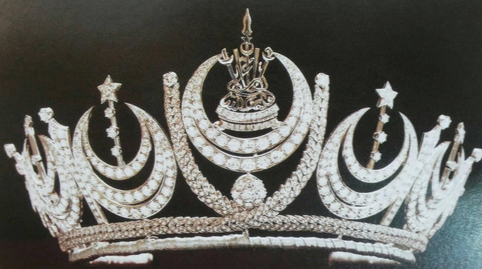 Tiara Mania Queen Rahimah of Selangor's Diamond Crescent Tiara