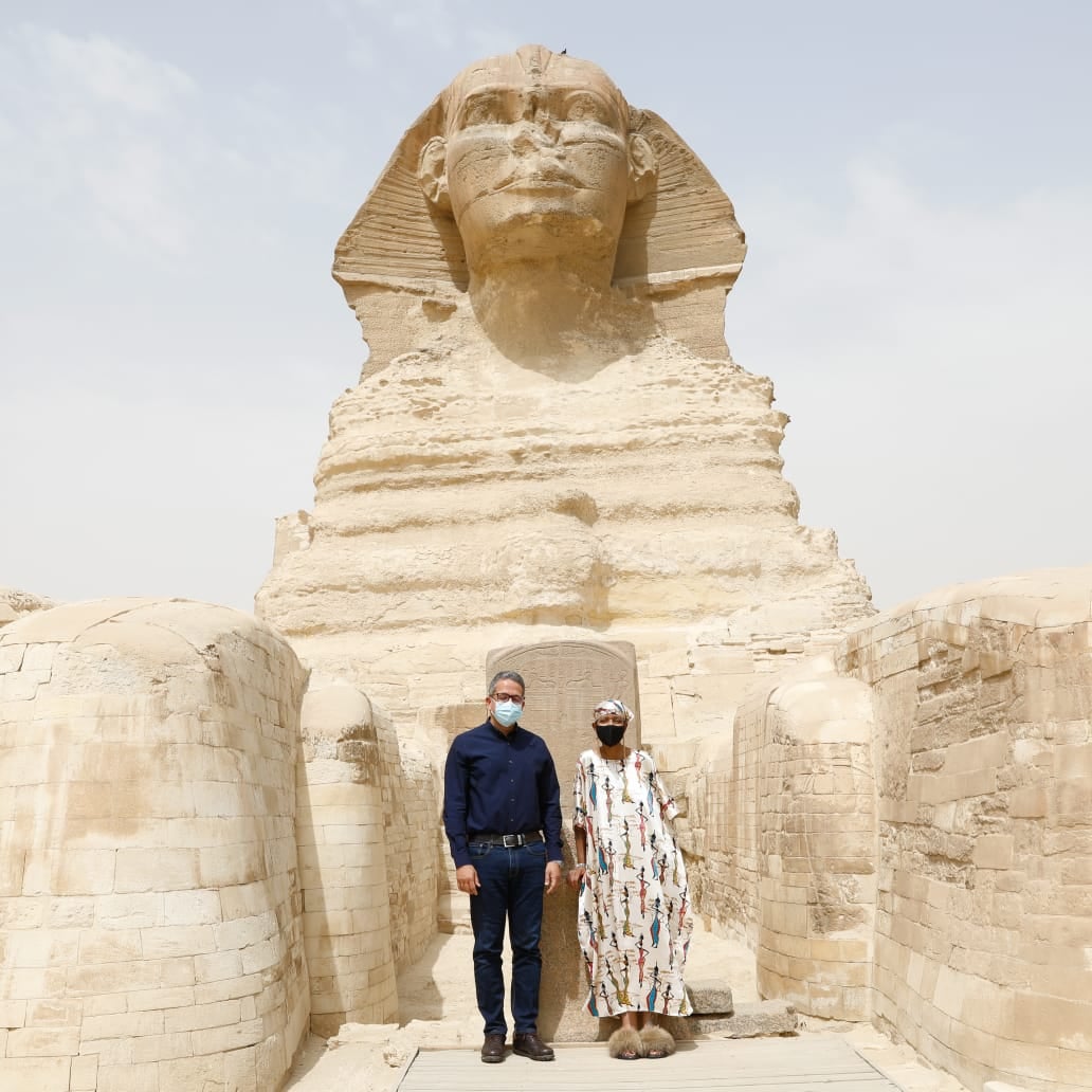 The Minister of Tourism and Antiquities meets the American lady Gloria Walker on the first days of realizing her dream to visit the Giza pyramids
