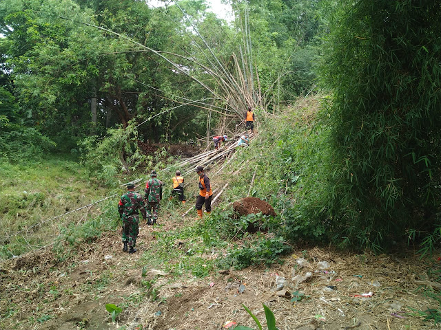 Karya Bakti Sasar Bantaran Sungai Jagan, Karangmalang