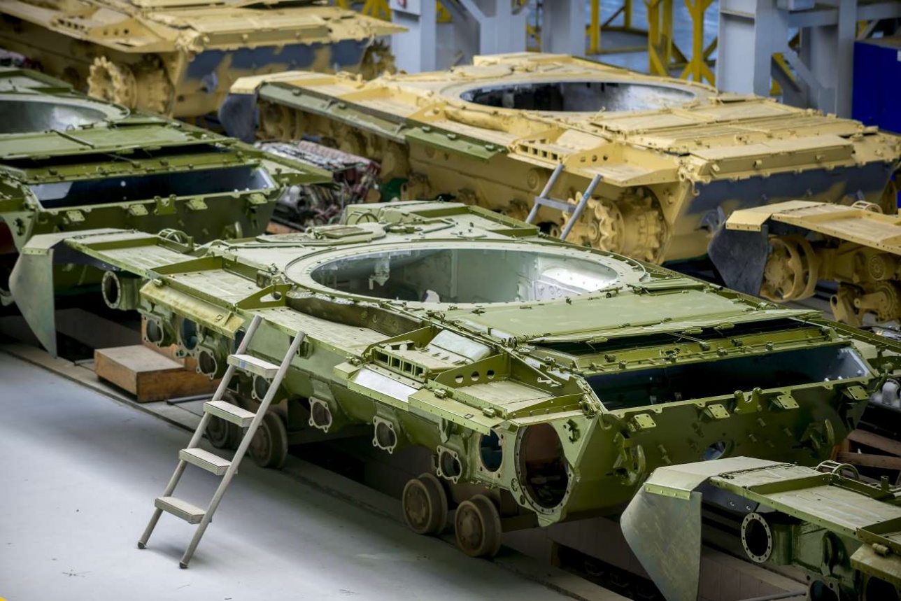 кв усилитель на 2 гу-72. т72 мто. т 34 76 1 16 trumpeter. корпус танка т-90. усилитель мощности на 2х гу72.